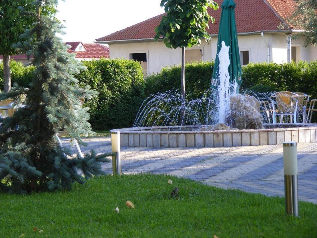 Hotel George Korce Exterior foto